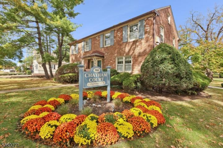 Photo of 380 Main Street 5