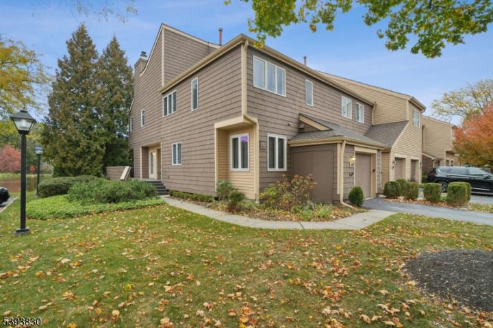 Photo of 47 Cambridge Court, Madison NJ