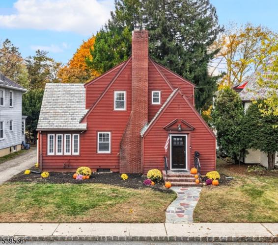 Photo of 8 N Elk Avenue