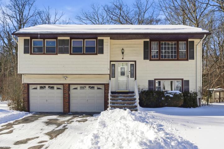 Photo of 5 Downstream Drive, Mount Olive NJ