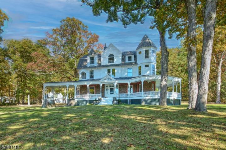 Photo of 211 Mountainside Road