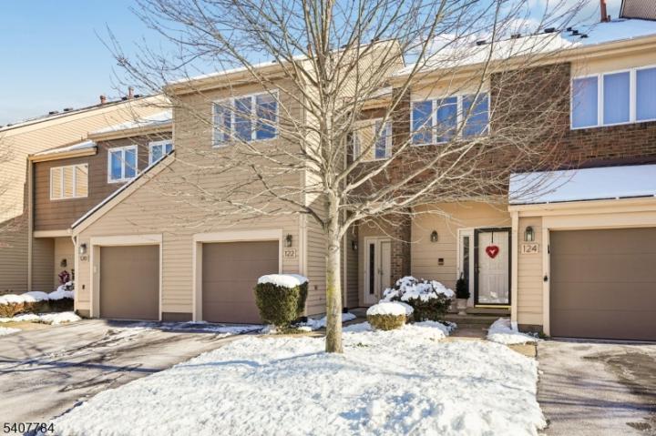 Photo of 122 Hempstead Court, Madison NJ