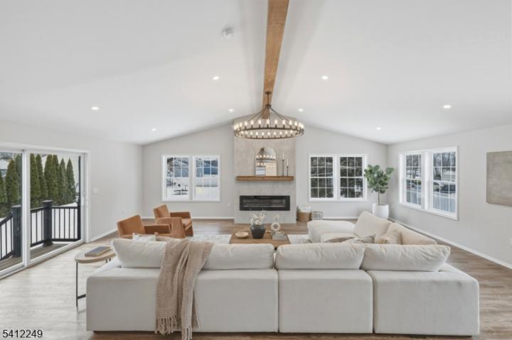 Photo of 526 Ridgedale Avenue