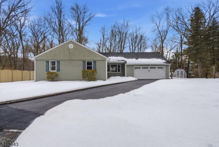 Photo of 1 Colonial Road