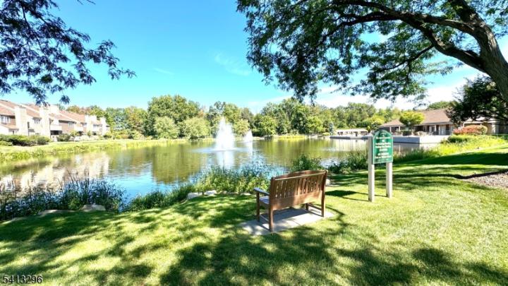 Photo of 52 Cambridge Court, Madison NJ