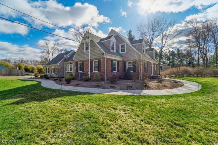 Photo of 225 Emmans Road