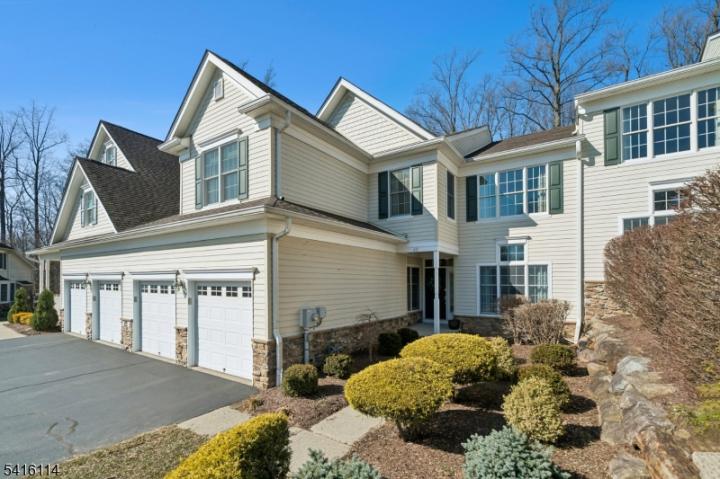 Photo of 62 Mackenzie Lane N