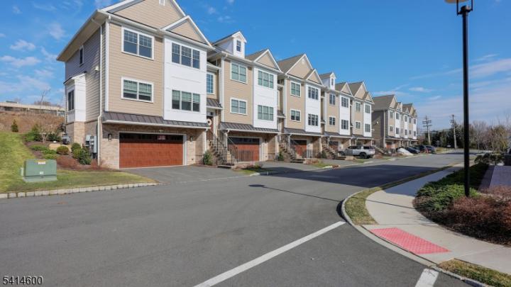 Photo of 8 Mikula Way, Florham Park NJ