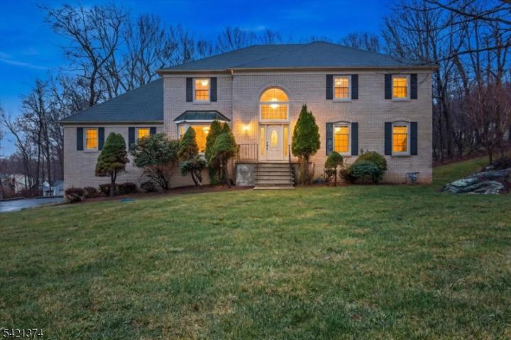 Photo of 17 Pleasant Village Drive, Roxbury NJ