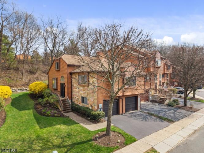 Photo of 25 Flintlock Terrace, Rockaway NJ