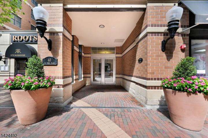 Photo of 40 W Park 304