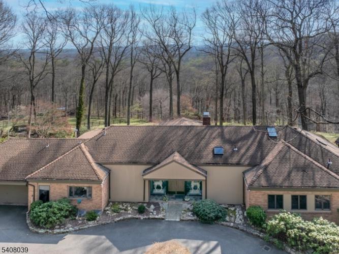 Photo of 235 Mountainside Road
