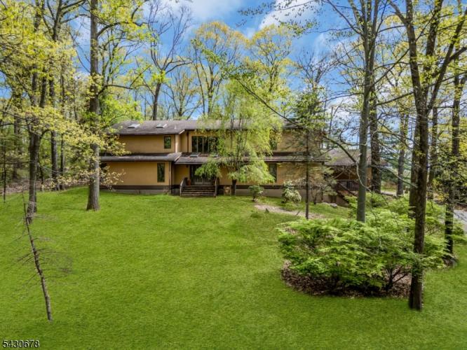 Photo of 14 Beaver Brook Drive