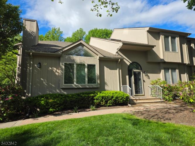 Photo of 32 Robinhood Drive 32