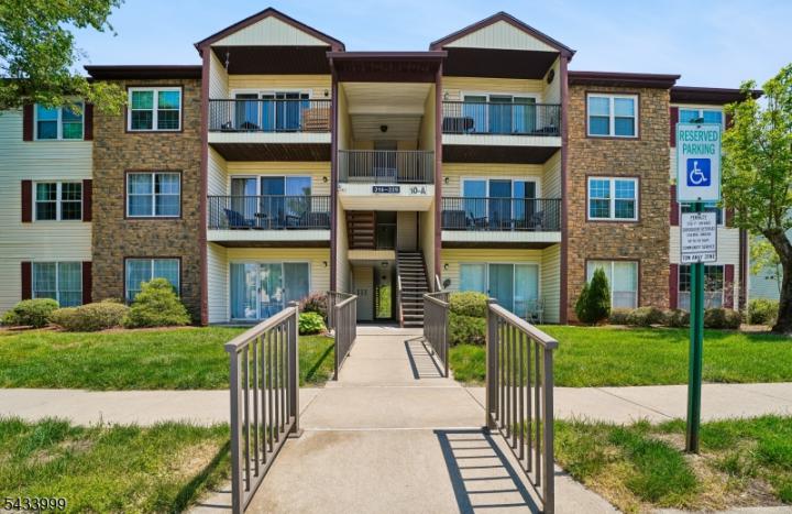 Photo of 223 Robertson Way, Lincoln Park NJ