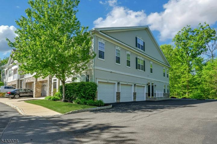 Photo of 909 Brook Hollow Drive 909