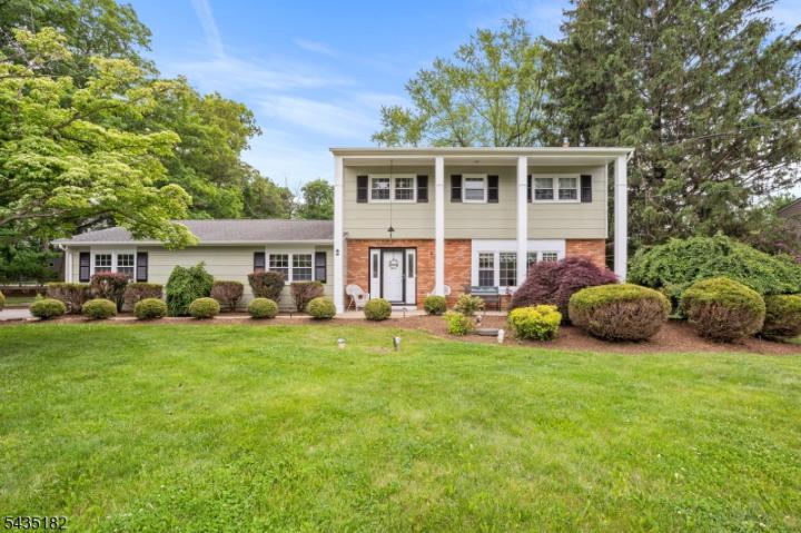 Photo of 2 Ellam Drive, Randolph NJ