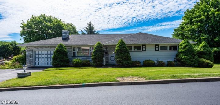 Photo of 35 Hillside Avenue