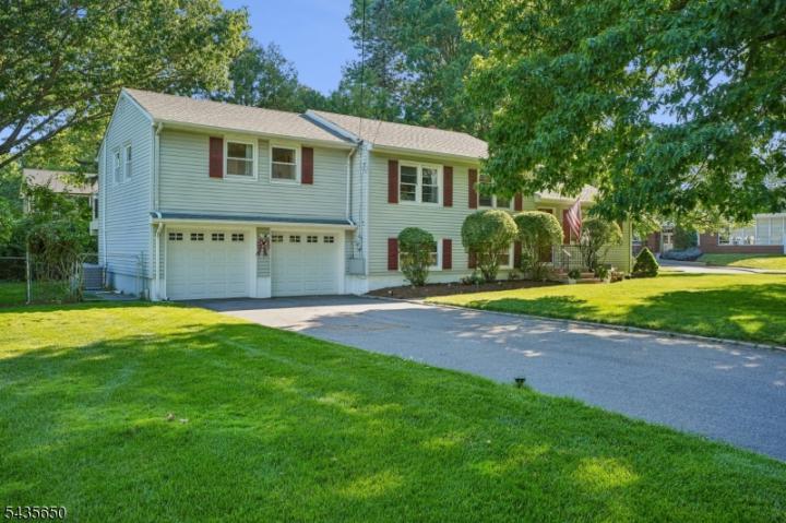 Photo of 2 Knapp Avenue