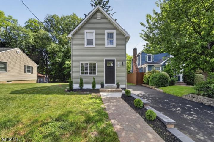Photo of 162 Grannis Avenue