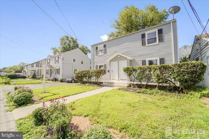 Photo of 951 Amboy Avenue, Edison NJ