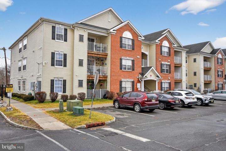 Photo of 1332 Fernwood Court, New Brunswick NJ