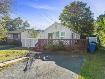 Photo of 250 Brookside Avenue, Laurence Harbor NJ