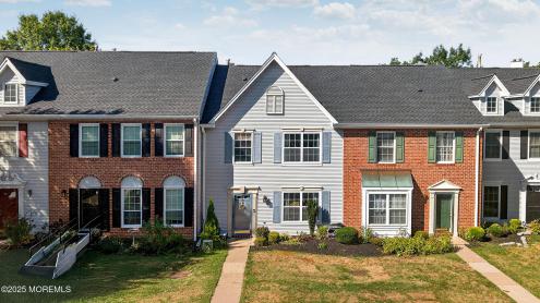 Photo of 78 Albury Way, North Brunswick NJ