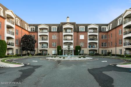 Photo of 325 Regency Place