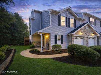 Photo of 44 Rozalyn Lane, Laurence Harbor NJ