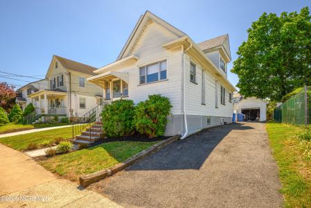 Photo of 10 Beechwood Place, North Brunswick NJ