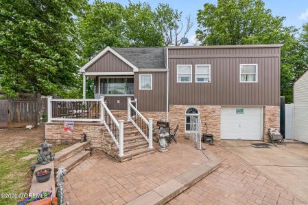 Photo of 251 Arlington Drive, Fords NJ