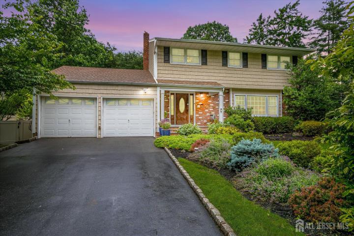 Photo of 10 Dellview Drive, Edison NJ