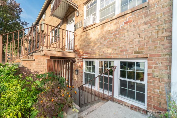 Photo of 106 College Drive