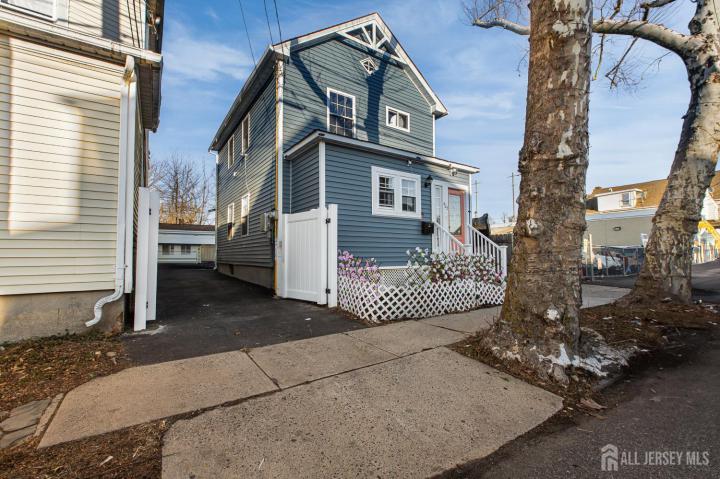 Photo of 425 East Avenue
