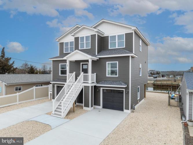 Photo of 42 W Mohawk Drive