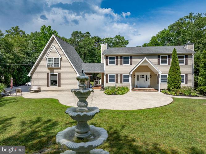 Photo of 384 Hilliard Boulevard