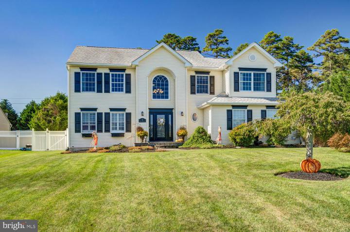 Photo of 9 Eagle Ridge Lane, West Creek NJ