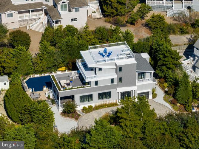 Photo of 40 Long Beach Boulevard