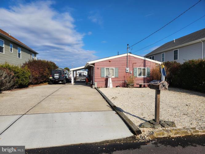 Photo of 14 W Thames Road