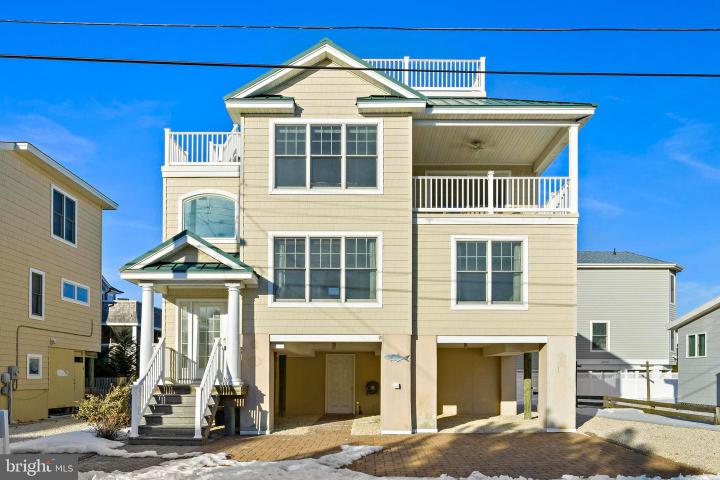 Photo of 7 W Julia Avenue