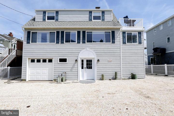Photo of 121 E Sand Dune