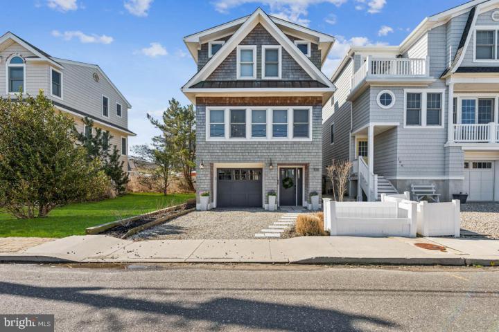 Photo of 108 E 27th Street