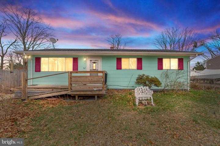 Photo of 27 Sylvan Lake Boulevard