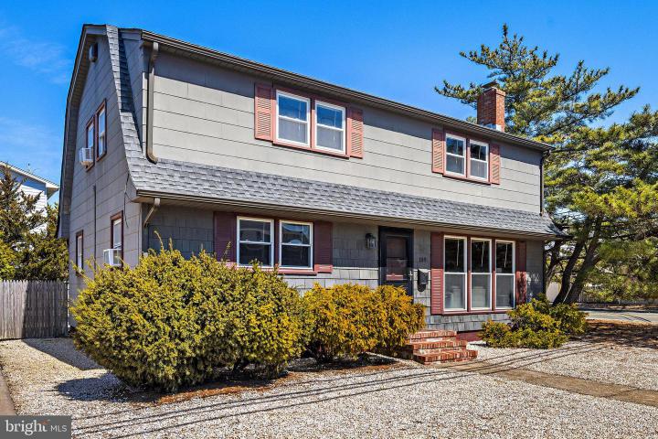 Photo of 109 E Mac Evoy Lane