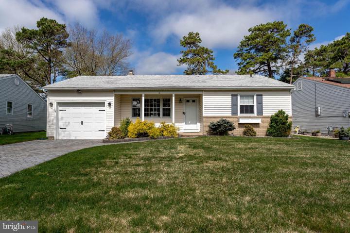 Photo of 13 Nostrand Drive