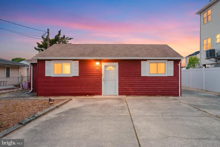 Photo of 107 E Dory Drive, Tuckerton NJ
