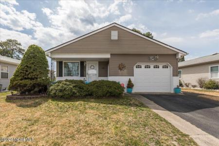 Photo of 14 Pine Valley Drive, Toms River NJ