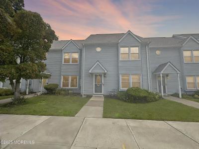Photo of 48 Colonial Court, Jackson NJ