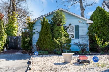 Photo of 628 Barnegat Avenue